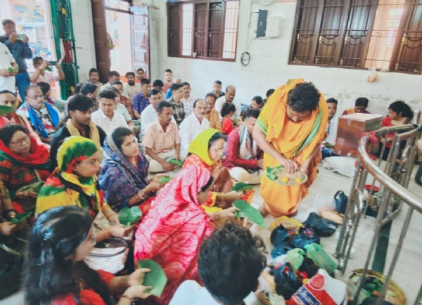 ମାଁ ପାଟଣେଶ୍ୱରୀ ମନ୍ଦିର ରେ ଲାଗିଲା ନବାନ୍ନ୨ହଜାର ଭକ୍ତ ଖାଇଲେ ନବାନ୍ନ ମାଁ ପାଟଣେଶ୍ୱରୀ ମନ୍ଦିର ରେ ଲାଗିଲା ନବାନ୍ନ୨ହଜାର ଭକ୍ତ ଖାଇଲେ ନବାନ୍ନ