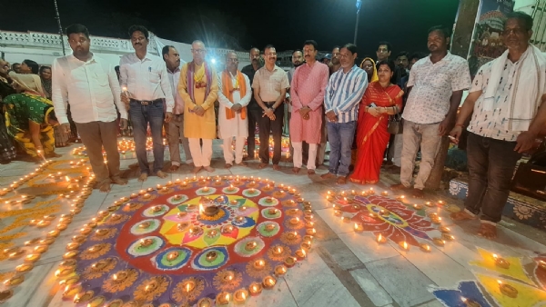 ପ୍ରଧାନମନ୍ତ୍ରୀଙ୍କ ଜନ୍ମ ଦିବସରେ ଶ୍ରୀ ବଳଦେବଜୀଉ ମନ୍ଦିରରେ ଜିଲ୍ଲା ସ୍ତରୀୟ ଦୀପ ପ୍ରଜ୍ଜ୍ୱଳନ ପ୍ରଧାନମନ୍ତ୍ରୀଙ୍କ ଜନ୍ମ ଦିବସରେ ଶ୍ରୀ ବଳଦେବଜୀଉ ମନ୍ଦିରରେ ଜିଲ୍ଲା ସ୍ତରୀୟ ଦୀପ ପ୍ରଜ୍ଜ୍ୱଳନ