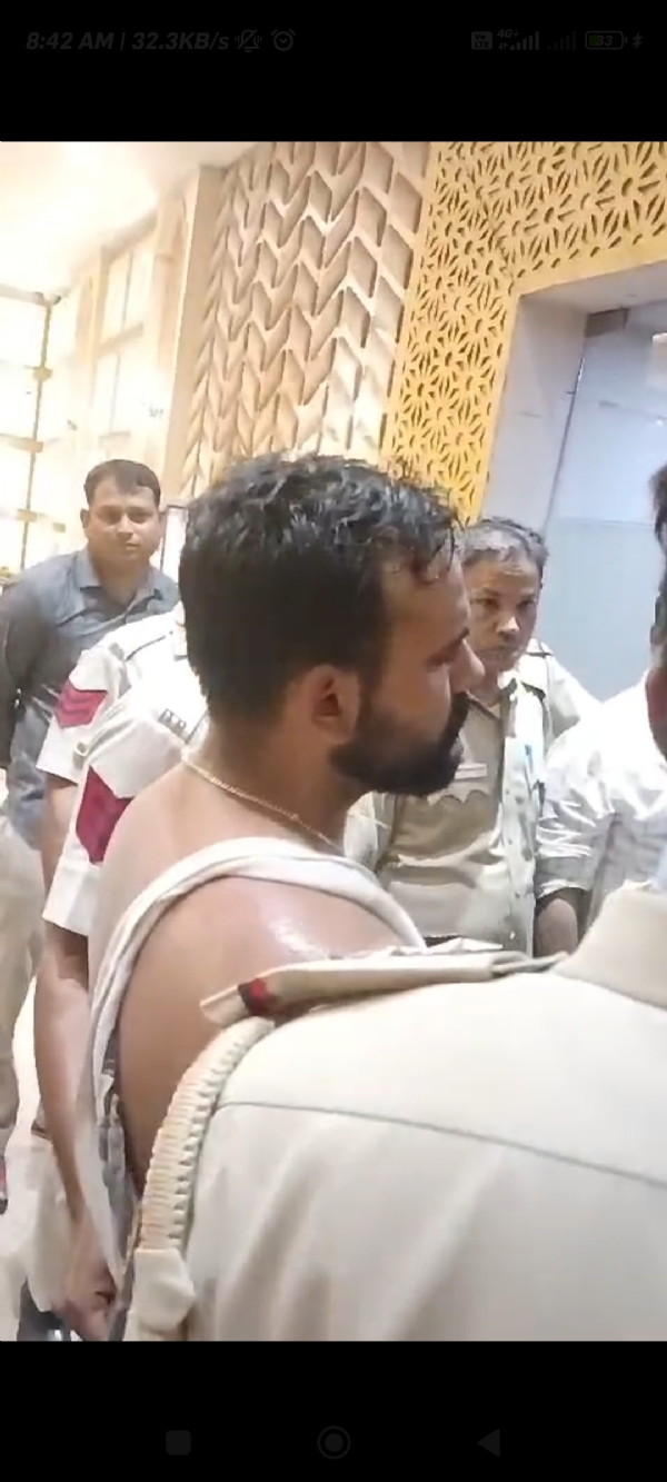 अभविप कार्यकर्ताओं पर हमला करने वाला कथित हमलावर अभविप कार्यकर्ताओं पर हमला करने वाला कथित हमलावर