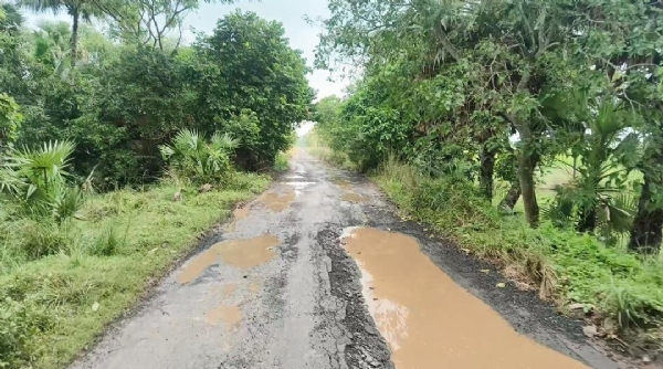 ୭ କିମି ରାସ୍ତା ମରଣଯନ୍ତା ୩୦ ଦିନରେ ସମାଧାନ ନହେଲେ ସାମ୍ବାଦିକଙ୍କ ଧାରଣା ଚେତାବନୀ ୭ କିମି ରାସ୍ତା ମରଣଯନ୍ତା ୩୦ ଦିନରେ ସମାଧାନ ନହେଲେ ସାମ୍ବାଦିକଙ୍କ ଧାରଣା ଚେତାବନୀ