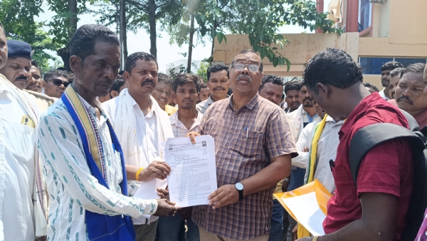 ଗାଁ ସାଥୀଙ୍କ ପକ୍ଷରୁ ୧୧ ଦାବି ନେଇ ଅତିରିକ୍ତ ଜିଲ୍ଲାପାଳଙ୍କୁ ଦାବୀପତ୍ର ପ୍ରଦାନ ଗାଁ ସାଥୀଙ୍କ ପକ୍ଷରୁ ୧୧ ଦାବି ନେଇ ଅତିରିକ୍ତ ଜିଲ୍ଲାପାଳଙ୍କୁ ଦାବୀପତ୍ର ପ୍ରଦାନ