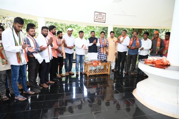 କୋରାପୁଟରେ ବିଜେଡି ଓ କଂଗ୍ରେସର ବହୁ କର୍ମୀ ବିଜେପିରେ ହେଲେ ସାମିଲ