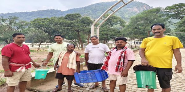 ସ୍ୱଛତା ଦିବସରେ ହରିଶଙ୍କର ପୀଠରେ ଡଷ୍ଟପିନ ସଚେତନତା
