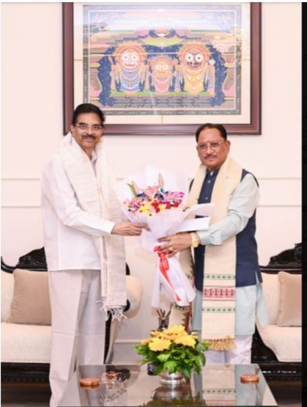 ରାଜ୍ୟପାଳ-ଛତିଶଗଡ ସିଏମ