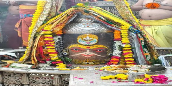 ଭସ୍ମ ଆରତୀରେ ରାଜା ରୂପରେ ସଜ୍ଜିତ ହେଲେ ବାବା ମହାକାଳ ଜଣେ