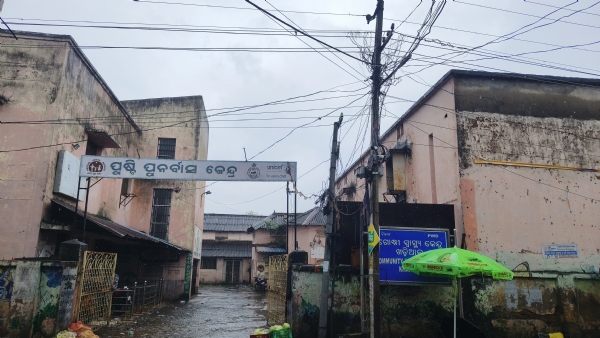 Parityakta abastha re puruna building Parityakta abastha re puruna building