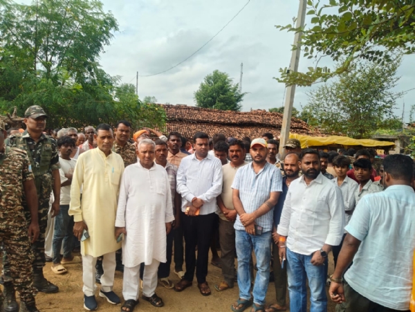 घटना की जानकारी लेते विधायक आलोक चौरसिया
