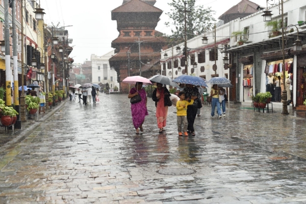 काठमांडू में सुबह लगातार बारिश हो रही है काठमांडू में सुबह लगातार बारिश हो रही है