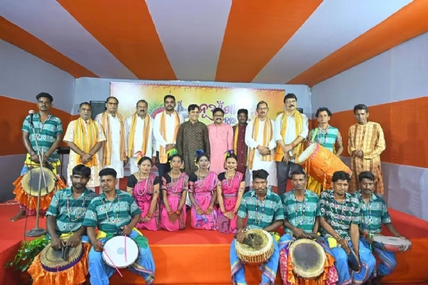 ଟଙ୍କଧରଙ୍କ ବାସଭବନରେ ନୂଆଁଖାଇ ଭେଟଘାଟ, ଜମିଲା ପଶ୍ଚିମ ଓଡ଼ିଶାର କଳା ଟଙ୍କଧରଙ୍କ ବାସଭବନରେ ନୂଆଁଖାଇ ଭେଟଘାଟ, ଜମିଲା ପଶ୍ଚିମ ଓଡ଼ିଶାର କଳା
