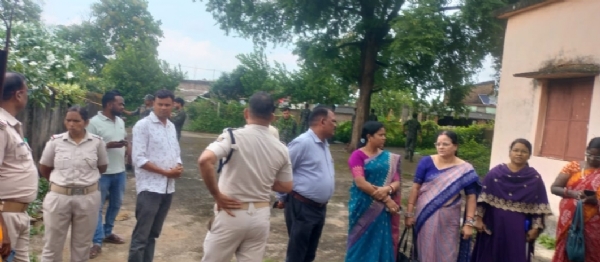 ଦେଓଗାଁ ବ୍ଲକ୍ ଅନ୍ତର୍ଗତ ମୁଣ୍ଡପଲା ଗ୍ରାମରେ ଅଙ୍ଗନବାଡ଼ି ସହାୟିକା ନିଯୁକ୍ତିକୁ ନେଇ ଦେଖାଦେଇଥିବା ଅସନ୍ତୋଷରେ ଆଜି ପ୍ରଶାସନ ହସ୍ତକ୍ଷେପ ଦେଓଗାଁ ବ୍ଲକ୍ ଅନ୍ତର୍ଗତ ମୁଣ୍ଡପଲା ଗ୍ରାମରେ ଅଙ୍ଗନବାଡ଼ି ସହାୟିକା ନିଯୁକ୍ତିକୁ ନେଇ ଦେଖାଦେଇଥିବା ଅସନ୍ତୋଷରେ ଆଜି ପ୍ରଶାସନ ହସ୍ତକ୍ଷେପ