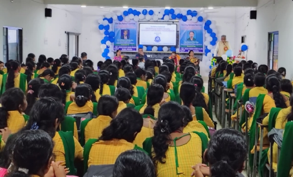 ଉପସ୍ଥିତ ଛାତ୍ରୀ ଉପସ୍ଥିତ ଛାତ୍ରୀ