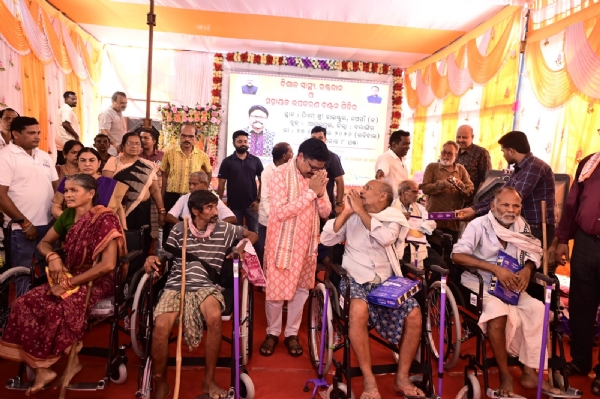 ସେବା ସଂକଳ୍ପ ଅଭିଯାନ’ ଅଧୀନରେ ଭବ୍ୟ ମେଗା ସ୍ୱାସ୍ଥ୍ୟ, ରକ୍ତଦାନ ଓ ସହାୟକ ଉପକରଣ ବଣ୍ଟନ ଶିବିର ଅନୁଷ୍ଠିତ ସେବା ସଂକଳ୍ପ ଅଭିଯାନ’ ଅଧୀନରେ ଭବ୍ୟ ମେଗା ସ୍ୱାସ୍ଥ୍ୟ, ରକ୍ତଦାନ ଓ ସହାୟକ ଉପକରଣ ବଣ୍ଟନ ଶିବିର ଅନୁଷ୍ଠିତ