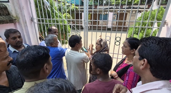 Sikhyak abhab pain gate tala