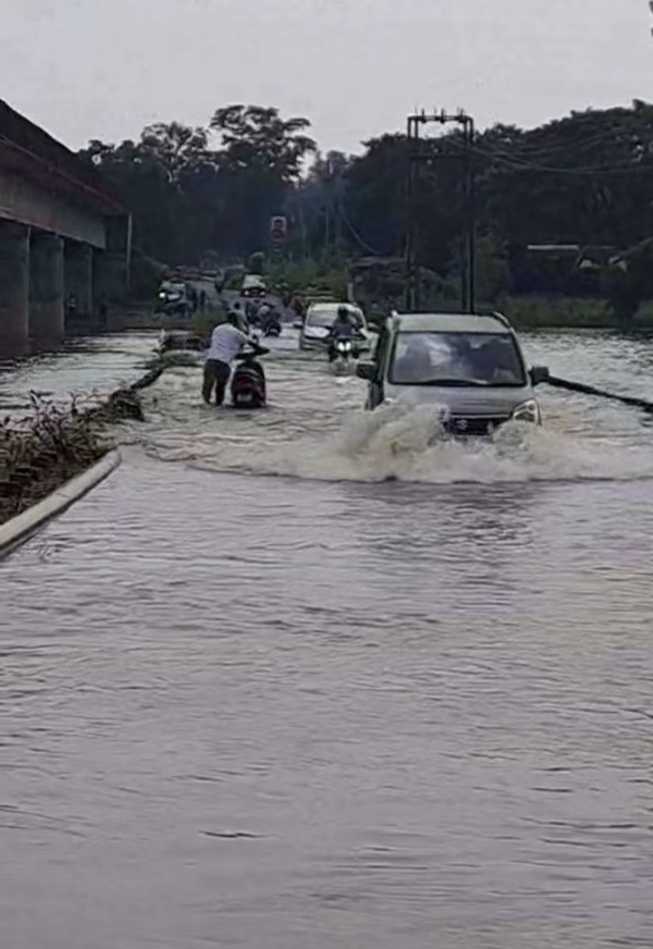 ହୀରାକୁଦର ୩୦ ଗେଟ୍ ଖୋଲିଲା, ବଢିଲା ବନ୍ୟା ଆଶଙ୍କା
