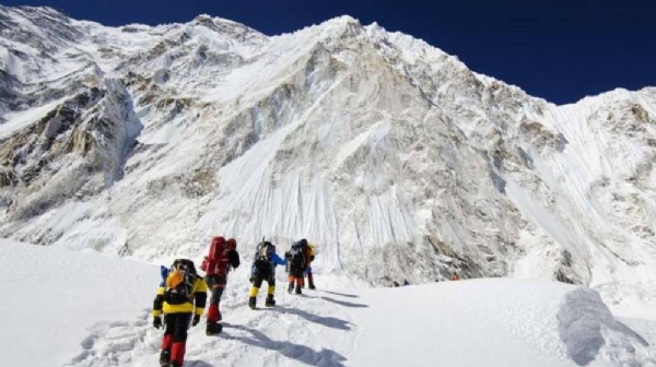 नेपाल में पर्वतारोही नेपाल में पर्वतारोही