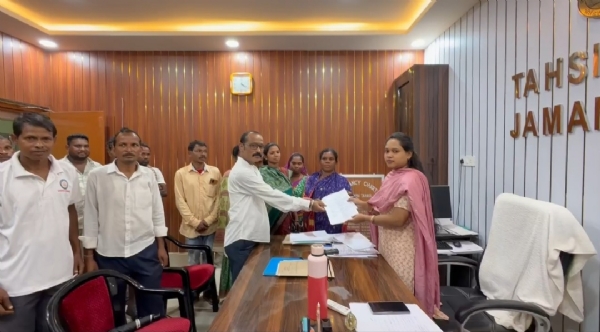 ଏକଲବ୍ୟ ସ୍କୁଲ୍ ଜମି ଚିହ୍ନଟକୁ ବିରୋଧ: ଚାଷଜମି ଛାଡ଼ିବୁ ନାହିଁ ଦାବିରେ ତହସିଲଦାରଙ୍କୁ ଦାବିପତ୍ର ଏକଲବ୍ୟ ସ୍କୁଲ୍ ଜମି ଚିହ୍ନଟକୁ ବିରୋଧ: ଚାଷଜମି ଛାଡ଼ିବୁ ନାହିଁ ଦାବିରେ ତହସିଲଦାରଙ୍କୁ ଦାବିପତ୍ର
