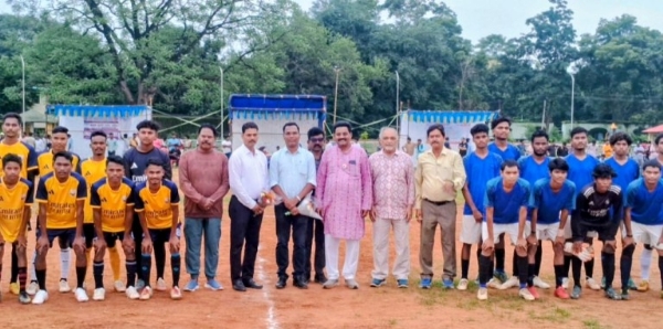 ଟିଟିଲାଗଡ଼ରେ ଜିଲ୍ଲାସ୍ତରୀୟ ଫୁଟବଲ୍ ପ୍ରତିଯୋଗିତା : ପେନାଲଟିରେ ଖଜୁରପଡ଼ା ଓ ଜଗୁଆ ବିଜୟୀ