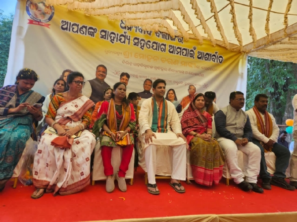 ପୁରସ୍କୃତ ହେବା ପରେ ବଲାଙ୍ଗୀର ପୌର ପରିଷଦକୁ ସହରବାସୀଙ୍କ ଭବ୍ୟ ସମ୍ବର୍ଦ୍ଧନା