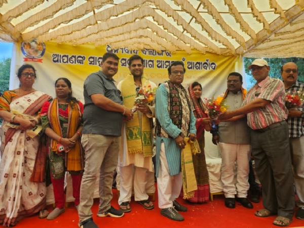 ପୁରସ୍କୃତ ହେବା ପରେ ବଲାଙ୍ଗୀର ପୌର ପରିଷଦକୁ ସହରବାସୀଙ୍କ ଭବ୍ୟ ସମ୍ବର୍ଦ୍ଧନା