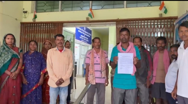 ଏକଲବ୍ୟ ସ୍କୁଲ୍ ଜମି ଚିହ୍ନଟକୁ ବିରୋଧ: ଚାଷଜମି ଛାଡ଼ିବୁ ନାହିଁ ଦାବିରେ ତହସିଲଦାରଙ୍କୁ ଦାବିପତ୍ର ଏକଲବ୍ୟ ସ୍କୁଲ୍ ଜମି ଚିହ୍ନଟକୁ ବିରୋଧ: ଚାଷଜମି ଛାଡ଼ିବୁ ନାହିଁ ଦାବିରେ ତହସିଲଦାରଙ୍କୁ ଦାବିପତ୍ର