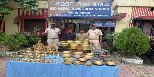 ମନ୍ଦିରରୁ ଚୋରି ଘଟଣା, ଦୁଇ ଜଣ ଗିରଫ, ପିତ୍ତଳ ମୂର୍ତ୍ତି ଜବତ