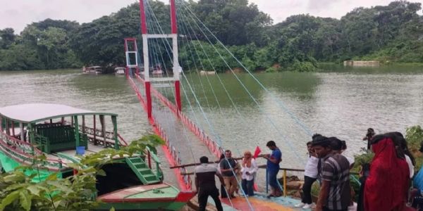 ବାଂଲାଦେଶର ଲେକ୍ ସିଟି ରାଙ୍ଗାମାଟିରେ ବର୍ଷାର ପ୍ରକୋପ, କାପ୍ତାଇ ହ୍ରଦ ଉପରେ ନିର୍ମିତ ଝୁଲନ୍ତା ପୋଲ ବୁଡ଼ିଲା