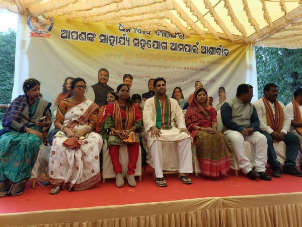 ପୁରସ୍କୃତ ହେବା ପରେ ବଲାଙ୍ଗୀର ପୌର ପରିଷଦକୁ ସହରବାସୀଙ୍କ ଭବ୍ୟ ସମ୍ବର୍ଦ୍ଧନା