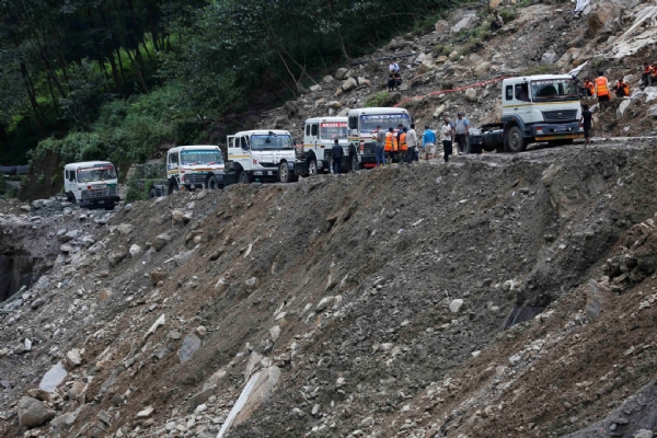 नेपाल चीन नाका बंद होने से असर