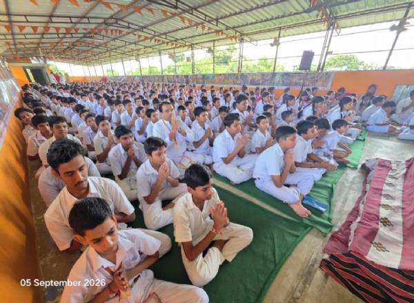 କଦମପଡା ଶିଶୁମନ୍ଦିରରେ ଗୁରୁଦିବସ ପାଳନ