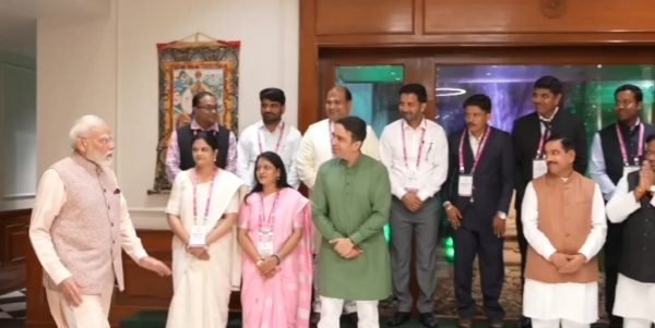 ପ୍ରଧାନମନ୍ତ୍ରୀ ଶୁକ୍ରବାର ସନ୍ଧ୍ୟାରେ ତାଙ୍କ ଲୋକ କଲ୍ୟାଣ ମାର୍ଗ ବାସଭବନରେ ଜାତୀୟ ପୁରସ୍କାର ବିଜେତା ଶିକ୍ଷକ ଏବଂ ଶିକ୍ଷାବିତ୍ ମାନଙ୍କ ସହ ଭାବ ବିନିମୟ