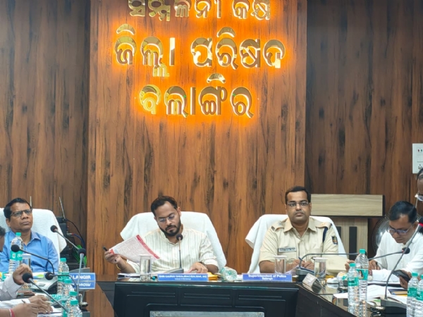 ଆନ୍ତଃରାଜ୍ୟ ପ୍ରବାସୀ ଶ୍ରମିକମାନଙ୍କ ସମସ୍ୟାର ସ୍ଥାୟୀ ସମାଧାନ, ଏବଂ ବେଆଇନ ଶ୍ରମିକ ଚାଲାଣ ରୋକିବା ପାଇଁ ଜିଲ୍ଲା ପ୍ରଶାସନ ପକ୍ଷରୁ ଜିଲ୍ଲାସ୍ତରୀୟ ସମନ୍ୱୟ ବୈଠକ ଆନ୍ତଃରାଜ୍ୟ ପ୍ରବାସୀ ଶ୍ରମିକମାନଙ୍କ ସମସ୍ୟାର ସ୍ଥାୟୀ ସମାଧାନ, ଏବଂ ବେଆଇନ ଶ୍ରମିକ ଚାଲାଣ ରୋକିବା ପାଇଁ ଜିଲ୍ଲା ପ୍ରଶାସନ ପକ୍ଷରୁ ଜିଲ୍ଲାସ୍ତରୀୟ ସମନ୍ୱୟ ବୈଠକ
