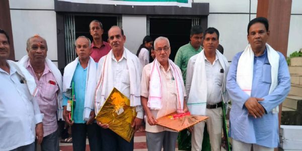 ସାବରଙ୍ଗ ସତ୍ୟସାଇ ଟ୍ୟୁସନ ସେଂଟରରେ ଗୁରୁ ଦିବସ ଓ ଅବସରପ୍ରାପ୍ତ ଶିକ୍ଷକଙ୍କୁ ଭବ୍ୟ ସମ୍ବର୍ଦ୍ଧନା