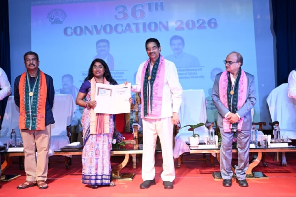 ସମ୍ବଲପୁର ବିଶ୍ୱବିଦ୍ୟାଳୟର ସମାବର୍ତ୍ତନ ସମାରୋହ : ସୁଯୋଗକୁ ଅପେକ୍ଷା ନକରି ନିଜେ ସୁଯୋଗ ସୃଷ୍ଟି କରନ୍ତୁ- ରାଜ୍ୟପାଳ ସମ୍ବଲପୁର ବିଶ୍ୱବିଦ୍ୟାଳୟର ସମାବର୍ତ୍ତନ ସମାରୋହ : ସୁଯୋଗକୁ ଅପେକ୍ଷା ନକରି ନିଜେ ସୁଯୋଗ ସୃଷ୍ଟି କରନ୍ତୁ- ରାଜ୍ୟପାଳ