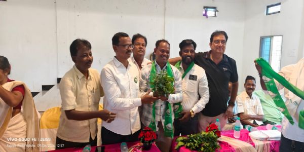 ପଡିଆ ବ୍ଲକ ବିଜୁ ଜନତା ଦଳର ନୂତନ ବ୍ଲକ କମିଟି କର୍ମକାର୍ତ୍ତାଙ୍କୁ ସ୍ୱାଗତ ସମ୍ବର୍ଦ୍ଧନା ଓ ମିଶ୍ରଣ ପର୍ବ ଅନୁଷ୍ଠିତ