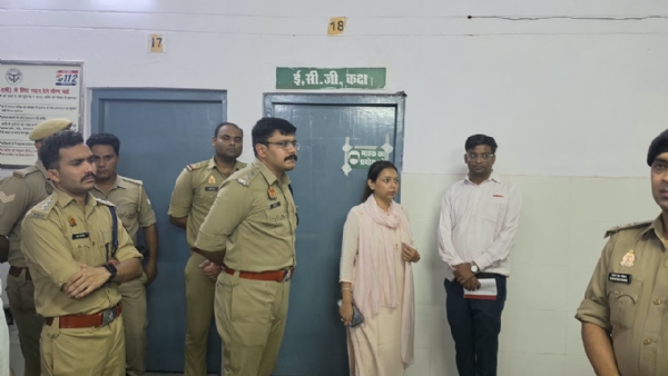 घटना के बाद अस्पताल पहुंचे अधिकारी