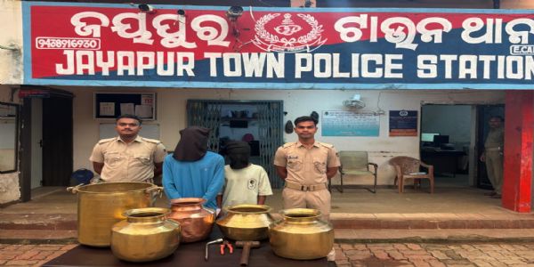 ଚୋରି ମାମଲାରେ ୨ ଗିରଫ,  ପିତ୍ତଳ ସାମଗ୍ରୀ ଜବତ