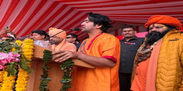 ଦୁର୍ଗା ପୂଜାରେ ମାଂସାହାରୀ ଖାଦ୍ୟକୁ ନେଇ କଂଗ୍ରେସ ଦ୍ୱାରା ଧିରେନ୍ଦ୍ର କୃଷ୍ଣ ଶାସ୍ତ୍ରୀଙ୍କ ବିରୋଧରେ ପୋଲିସରେ ଅଭିଯୋଗ